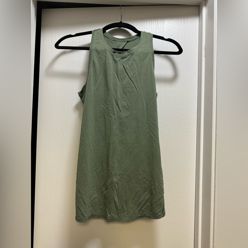 All tied up lululemon open back tank top - Picture 2 of 4
